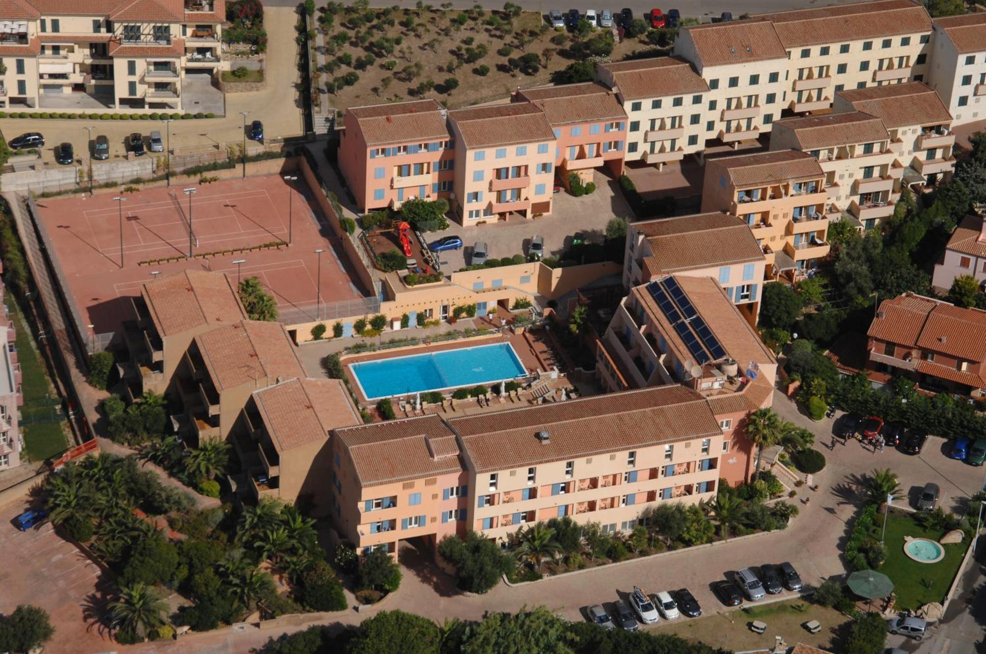 Le Nereidi Hotel & Residence Con Piscina-Tennis-Fitness-Parcheggio Coperto-Sala Conferenze La Maddalena  Zewnętrze zdjęcie