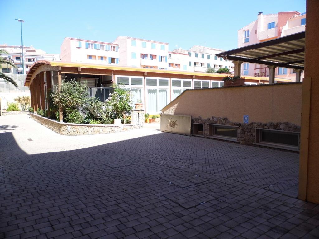 Le Nereidi Hotel & Residence Con Piscina-Tennis-Fitness-Parcheggio Coperto-Sala Conferenze La Maddalena  Zewnętrze zdjęcie