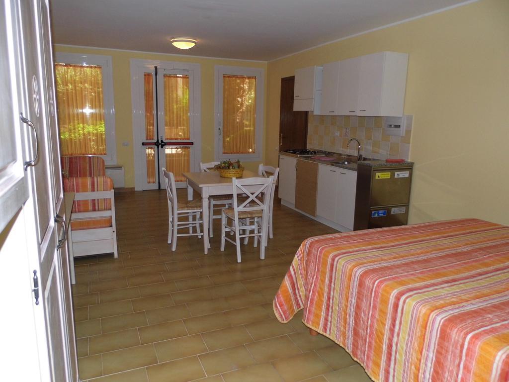 Le Nereidi Hotel & Residence Con Piscina-Tennis-Fitness-Parcheggio Coperto-Sala Conferenze La Maddalena  Zewnętrze zdjęcie