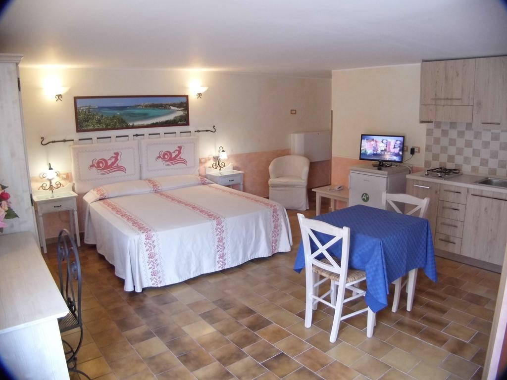 Le Nereidi Hotel & Residence Con Piscina-Tennis-Fitness-Parcheggio Coperto-Sala Conferenze La Maddalena  Zewnętrze zdjęcie