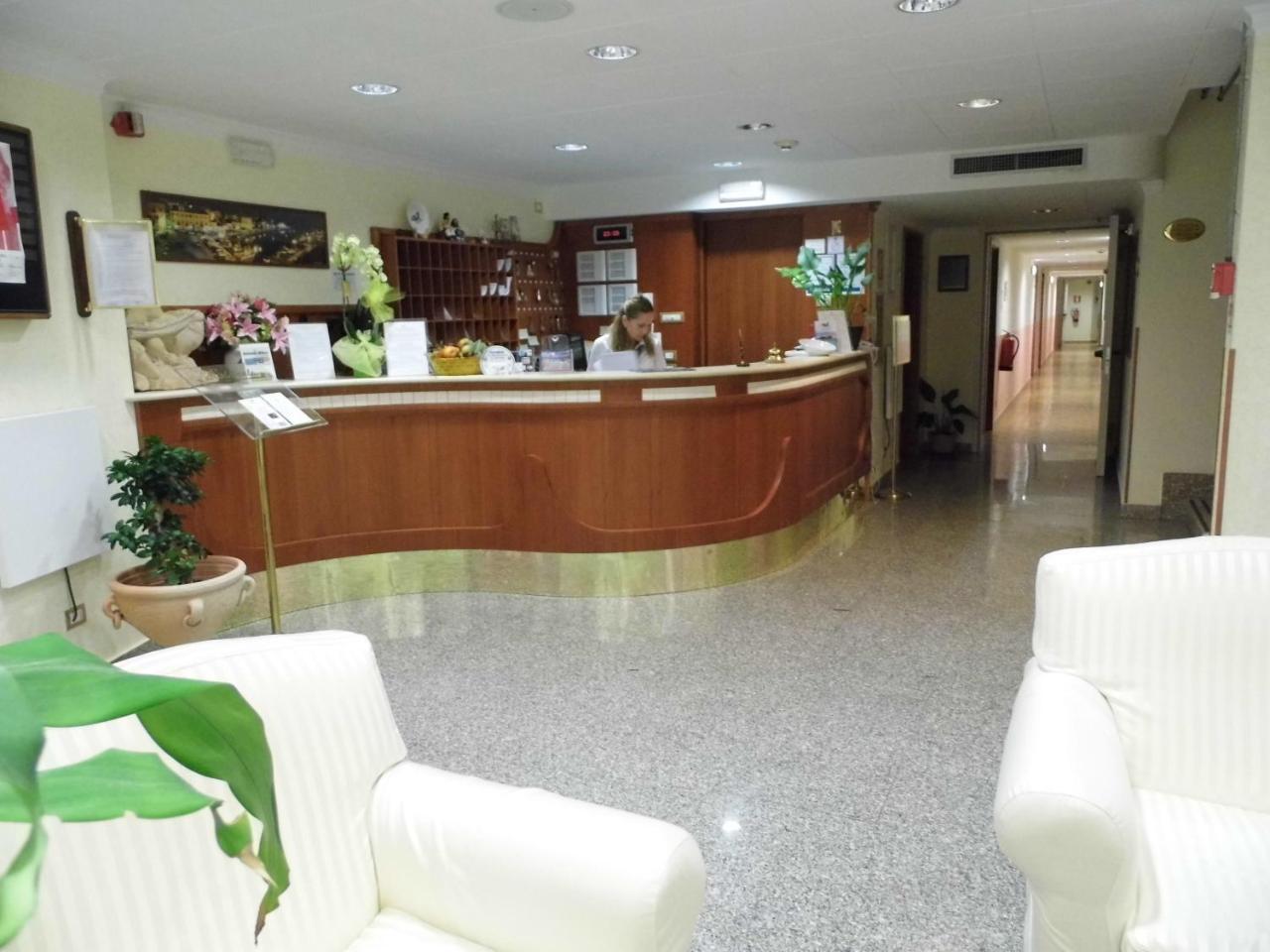 Le Nereidi Hotel & Residence Con Piscina-Tennis-Fitness-Parcheggio Coperto-Sala Conferenze La Maddalena  Zewnętrze zdjęcie